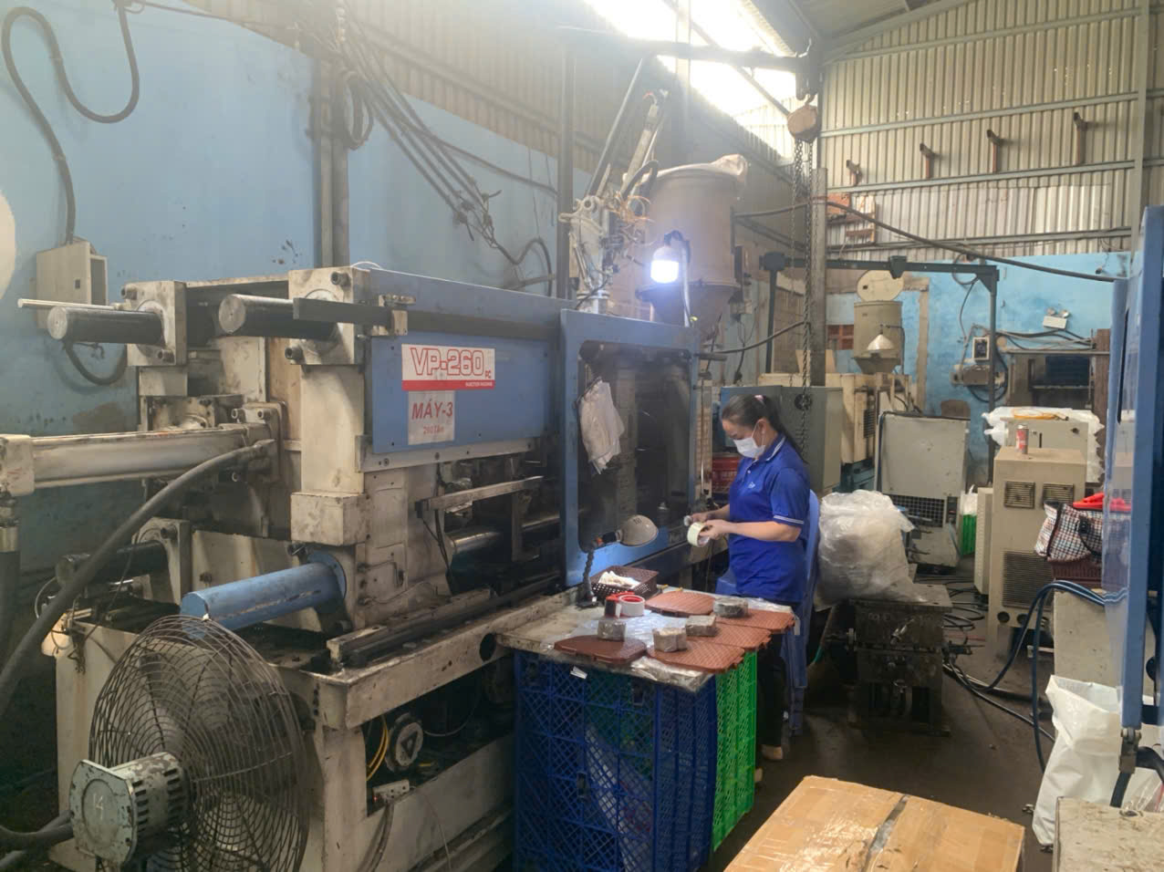 Injection molding machine 13.jpg